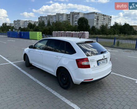Белый Шкода Рапид, объемом двигателя 1.6 л и пробегом 260 тыс. км за 6090 $, фото 5 на Automoto.ua