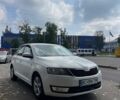 Белый Шкода Рапид, объемом двигателя 1.6 л и пробегом 240 тыс. км за 7000 $, фото 1 на Automoto.ua