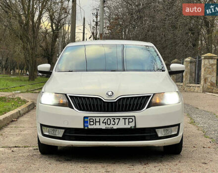Белый Шкода Рапид, объемом двигателя 1.2 л и пробегом 192 тыс. км за 6500 $, фото 5 на Automoto.ua