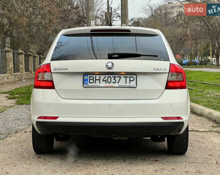 Белый Шкода Рапид, объемом двигателя 1.2 л и пробегом 192 тыс. км за 6500 $, фото 14 на Automoto.ua