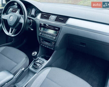 Белый Шкода Рапид, объемом двигателя 1.2 л и пробегом 203 тыс. км за 7900 $, фото 8 на Automoto.ua