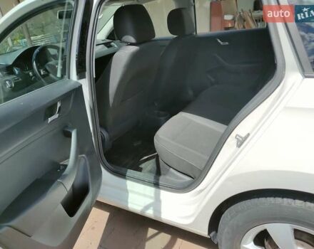 Білий Шкода Рапід, об'ємом двигуна 1.6 л та пробігом 233 тис. км за 6900 $, фото 6 на Automoto.ua