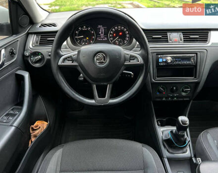 Белый Шкода Рапид, объемом двигателя 1.2 л и пробегом 192 тыс. км за 6500 $, фото 23 на Automoto.ua