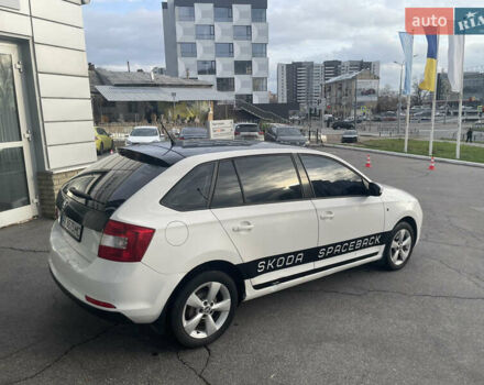 Белый Шкода Рапид, объемом двигателя 1.6 л и пробегом 210 тыс. км за 8500 $, фото 2 на Automoto.ua