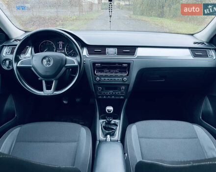 Белый Шкода Рапид, объемом двигателя 1.2 л и пробегом 203 тыс. км за 7900 $, фото 5 на Automoto.ua