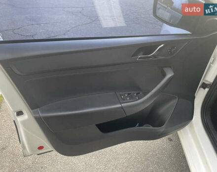 Белый Шкода Рапид, объемом двигателя 1.6 л и пробегом 210 тыс. км за 8500 $, фото 4 на Automoto.ua