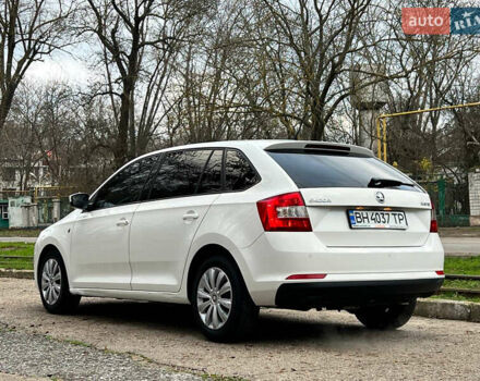 Белый Шкода Рапид, объемом двигателя 1.2 л и пробегом 192 тыс. км за 6500 $, фото 16 на Automoto.ua