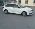 Білий Шкода Рапід, об'ємом двигуна 1.6 л та пробігом 152 тис. км за 7000 $, фото 1 на Automoto.ua