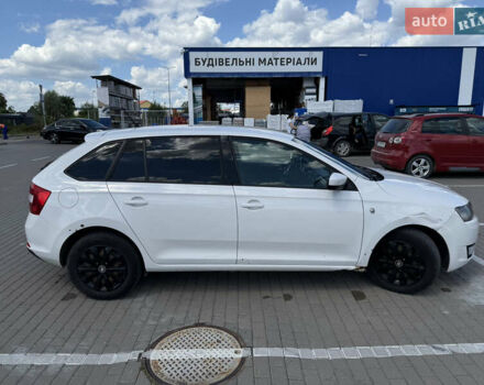 Белый Шкода Рапид, объемом двигателя 1.6 л и пробегом 260 тыс. км за 6090 $, фото 3 на Automoto.ua