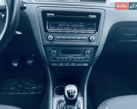 Белый Шкода Рапид, объемом двигателя 1.2 л и пробегом 203 тыс. км за 7900 $, фото 6 на Automoto.ua