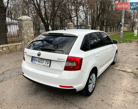 Белый Шкода Рапид, объемом двигателя 1.2 л и пробегом 192 тыс. км за 6500 $, фото 7 на Automoto.ua