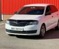 Белый Шкода Рапид, объемом двигателя 1.4 л и пробегом 160 тыс. км за 8900 $, фото 6 на Automoto.ua