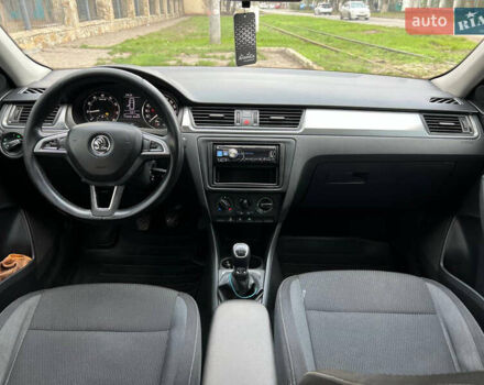 Белый Шкода Рапид, объемом двигателя 1.2 л и пробегом 192 тыс. км за 6500 $, фото 22 на Automoto.ua