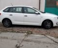Белый Шкода Рапид, объемом двигателя 1.6 л и пробегом 223 тыс. км за 8300 $, фото 1 на Automoto.ua