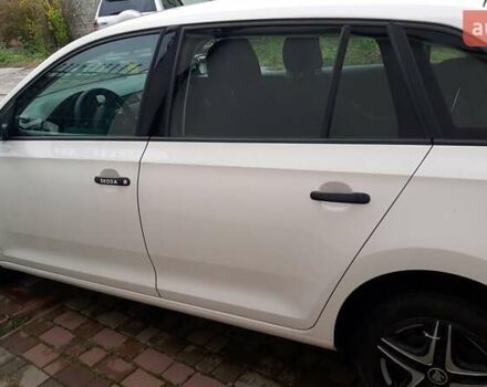 Белый Шкода Рапид, объемом двигателя 1.6 л и пробегом 223 тыс. км за 8300 $, фото 4 на Automoto.ua