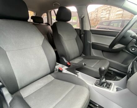 Белый Шкода Рапид, объемом двигателя 1.4 л и пробегом 235 тыс. км за 6700 $, фото 16 на Automoto.ua