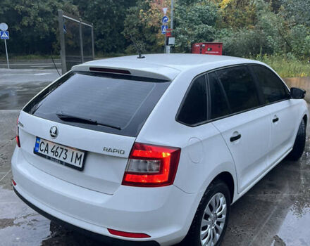 Белый Шкода Рапид, объемом двигателя 1.42 л и пробегом 239 тыс. км за 6800 $, фото 4 на Automoto.ua