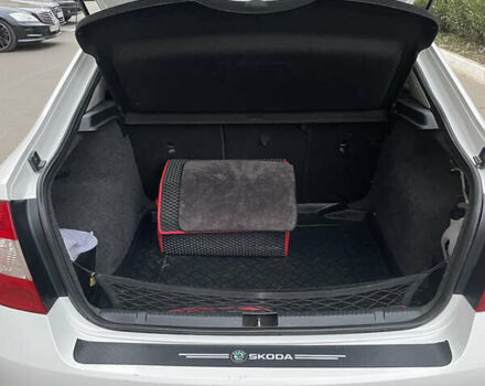 Білий Шкода Рапід, об'ємом двигуна 1.2 л та пробігом 209 тис. км за 6700 $, фото 8 на Automoto.ua