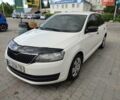 Белый Шкода Рапид, объемом двигателя 1.4 л и пробегом 236 тыс. км за 6850 $, фото 1 на Automoto.ua