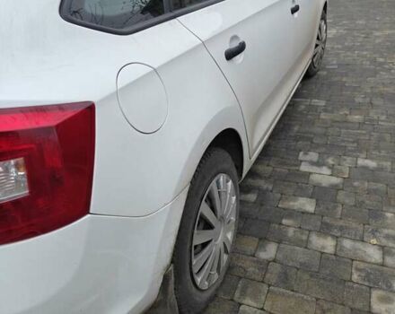 Белый Шкода Рапид, объемом двигателя 1.6 л и пробегом 207 тыс. км за 7500 $, фото 4 на Automoto.ua