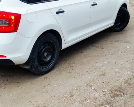 Белый Шкода Рапид, объемом двигателя 1.6 л и пробегом 200 тыс. км за 7600 $, фото 1 на Automoto.ua