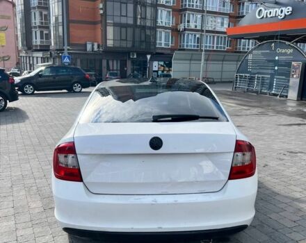 Белый Шкода Рапид, объемом двигателя 1.6 л и пробегом 350 тыс. км за 5300 $, фото 2 на Automoto.ua