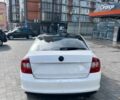 Белый Шкода Рапид, объемом двигателя 1.6 л и пробегом 350 тыс. км за 5300 $, фото 2 на Automoto.ua
