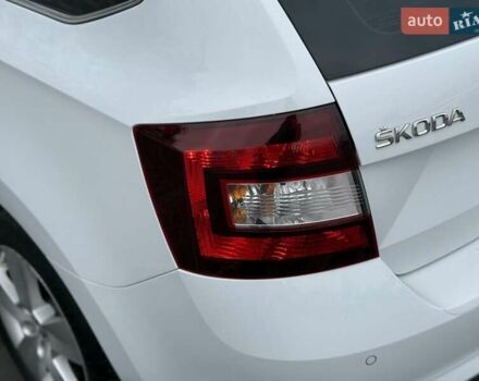 Белый Шкода Рапид, объемом двигателя 1.6 л и пробегом 249 тыс. км за 10900 $, фото 8 на Automoto.ua