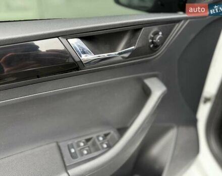 Белый Шкода Рапид, объемом двигателя 1.6 л и пробегом 249 тыс. км за 10900 $, фото 17 на Automoto.ua