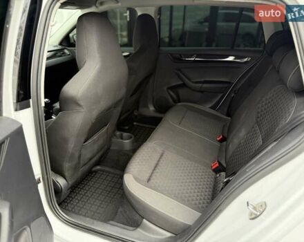 Белый Шкода Рапид, объемом двигателя 1.6 л и пробегом 249 тыс. км за 10900 $, фото 31 на Automoto.ua