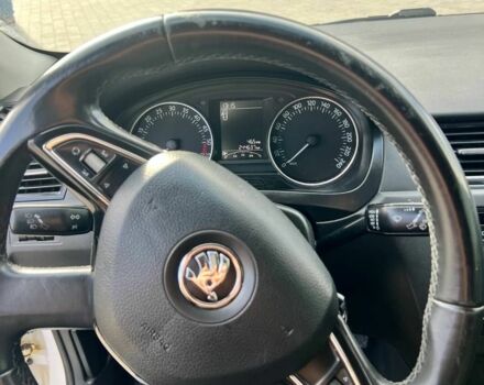 Белый Шкода Рапид, объемом двигателя 1.6 л и пробегом 350 тыс. км за 5300 $, фото 3 на Automoto.ua