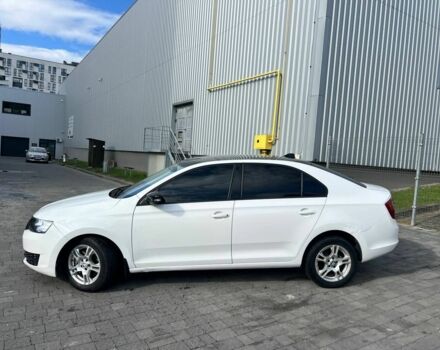 Белый Шкода Рапид, объемом двигателя 1.6 л и пробегом 350 тыс. км за 5300 $, фото 4 на Automoto.ua