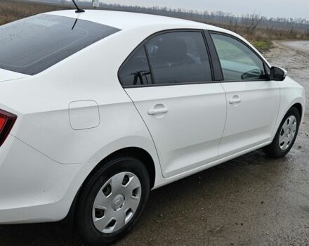 Белый Шкода Рапид, объемом двигателя 0 л и пробегом 255 тыс. км за 8200 $, фото 2 на Automoto.ua