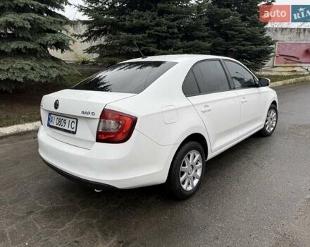 Белый Шкода Рапид, объемом двигателя 1.6 л и пробегом 226 тыс. км за 10000 $, фото 3 на Automoto.ua