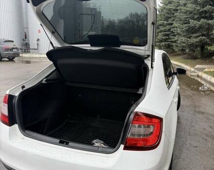 Белый Шкода Рапид, объемом двигателя 1.6 л и пробегом 226 тыс. км за 10000 $, фото 7 на Automoto.ua