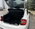 Белый Шкода Рапид, объемом двигателя 1.6 л и пробегом 226 тыс. км за 10000 $, фото 7 на Automoto.ua