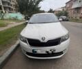 Белый Шкода Рапид, объемом двигателя 1.6 л и пробегом 293 тыс. км за 7800 $, фото 1 на Automoto.ua