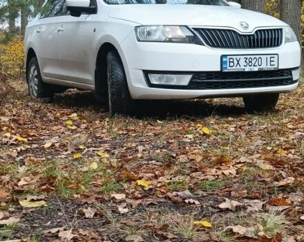 Белый Шкода Рапид, объемом двигателя 1.6 л и пробегом 287 тыс. км за 6900 $, фото 3 на Automoto.ua