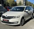 Белый Шкода Рапид, объемом двигателя 1.6 л и пробегом 180 тыс. км за 7728 $, фото 1 на Automoto.ua
