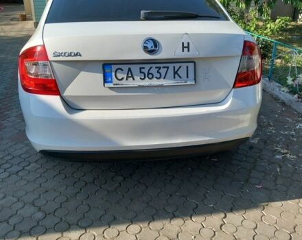 Белый Шкода Рапид, объемом двигателя 1.6 л и пробегом 235 тыс. км за 7500 $, фото 2 на Automoto.ua