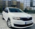 Белый Шкода Рапид, объемом двигателя 1.6 л и пробегом 211 тыс. км за 6712 $, фото 1 на Automoto.ua