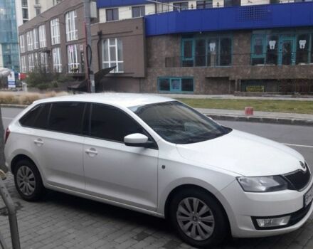 Белый Шкода Рапид, объемом двигателя 1.2 л и пробегом 154 тыс. км за 7500 $, фото 2 на Automoto.ua