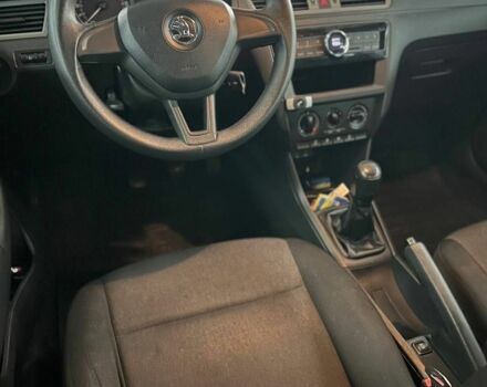 Білий Шкода Рапід, об'ємом двигуна 0 л та пробігом 244 тис. км за 7500 $, фото 6 на Automoto.ua