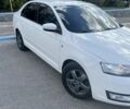 Белый Шкода Рапид, объемом двигателя 1.6 л и пробегом 198 тыс. км за 7650 $, фото 2 на Automoto.ua
