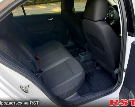 Белый Шкода Рапид, объемом двигателя 1.6 л и пробегом 193 тыс. км за 8300 $, фото 8 на Automoto.ua