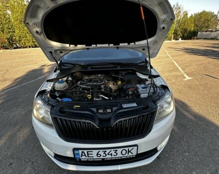 Білий Шкода Рапід, об'ємом двигуна 1.6 л та пробігом 187 тис. км за 8300 $, фото 5 на Automoto.ua