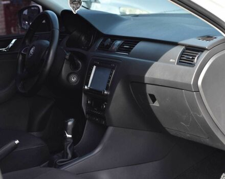 Белый Шкода Рапид, объемом двигателя 1.2 л и пробегом 144 тыс. км за 7999 $, фото 10 на Automoto.ua