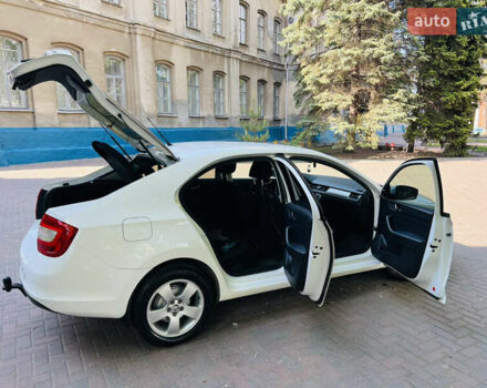 Білий Шкода Рапід, об'ємом двигуна 0 л та пробігом 255 тис. км за 8200 $, фото 5 на Automoto.ua