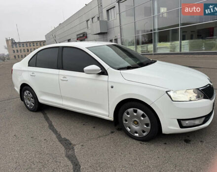Білий Шкода Рапід, об'ємом двигуна 1.6 л та пробігом 241 тис. км за 6000 $, фото 2 на Automoto.ua