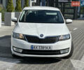 Белый Шкода Рапид, объемом двигателя 1.2 л и пробегом 132 тыс. км за 8500 $, фото 1 на Automoto.ua